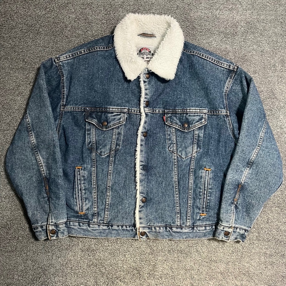 Vintage Levis Sherpa Lined Denim Trucker Jacket Made in USA Medium Wash Mens L